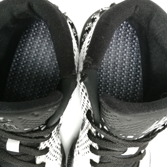 Nike Kyrie 1 BHM - Picture 7 of 9